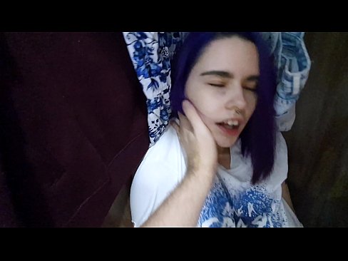 ❤️ Terjumpa adik saya di dalam almari dan membantunya merangkap Lucah cantik pada ms.ttsex.ru ❌️